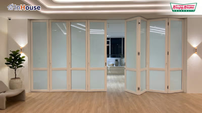 ติดตั้งฟิล์มไฟฟ้า Smart Film และกระจกฝ้าไฟฟ้า Smart Glass บนประตูบานเฟี้ยม — ผลงานจริง InHouse
