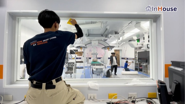 Chulabhorn Hospital – พื้นที่ผ่าตัดปลอดเชื้ออัจฉริยะ ติดตั้งฟิล์มไฟฟ้า โดย InHouse Technology