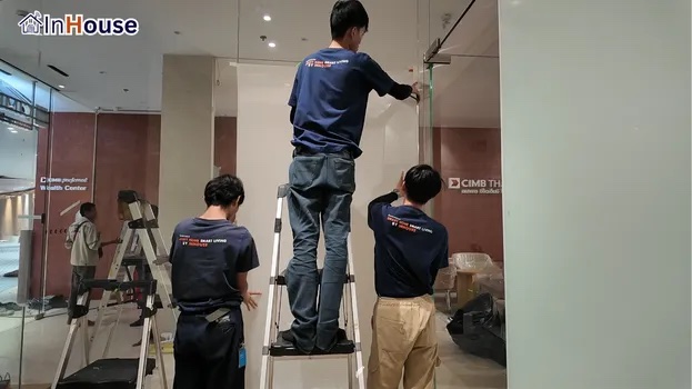 ดีไซน์คาดกลางเพิ่มความโดดเด่น ฟิล์มไฟฟ้า ให้ความรู้สึกแปลกใหม่ — CIMB – ห้องประชุมดีไซน์คาดกลางเพิ่มความเป็นส่วนตัว