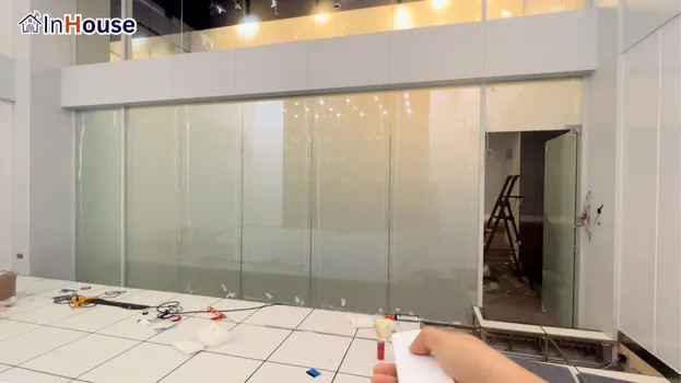 ส่งมอบงานคุณภาพ ยกระดับ Smart Office ฟิล์มไฟฟ้า ตอบโจทย์ทั้งฟังก์ชันความเป็นส่วนตัวและความสวยงามล้ำสมัย — CP ALL – Strategic Wall Room Excellence
