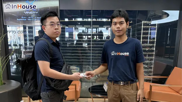 งานเสร็จสมบูรณ์พร้อมใช้งาน ฟิล์มไฟฟ้า ยกระดับความปลอดภัยและภาพลักษณ์ให้คาเฟ่ — Crypto Coff – คาเฟ่ + Server Room ภูเก็ต จัดการมิดชิดและไร้ฝุ่นสะสม