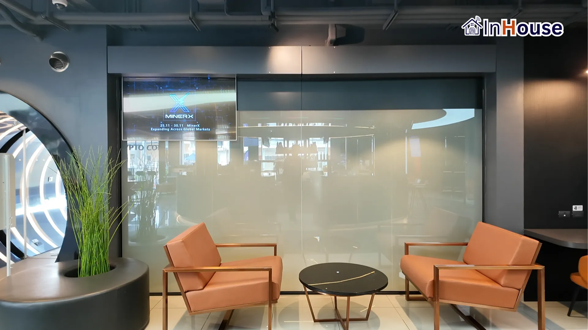 ฟิล์มไฟฟ้า · Crypto Coff – คาเฟ่ + Server Room ภูเก็ต จัดการมิดชิดและไร้ฝุ่นสะสม