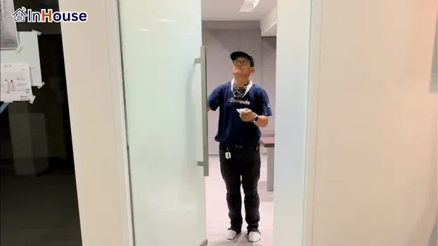 ตรวจสอบการทำงานและความเสถียรของระบบ ฟิล์มไฟฟ้า ทดสอบระบบความใส-ทึบ เพื่อประสิทธิภาพสูงสุด — Ensys – Meeting Room Swing Door
