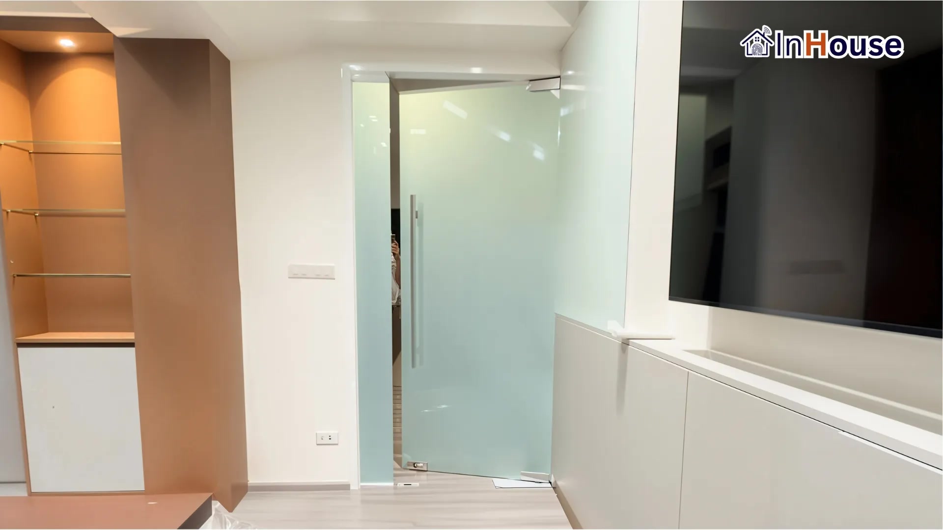 Ensys – Meeting Room Swing Door