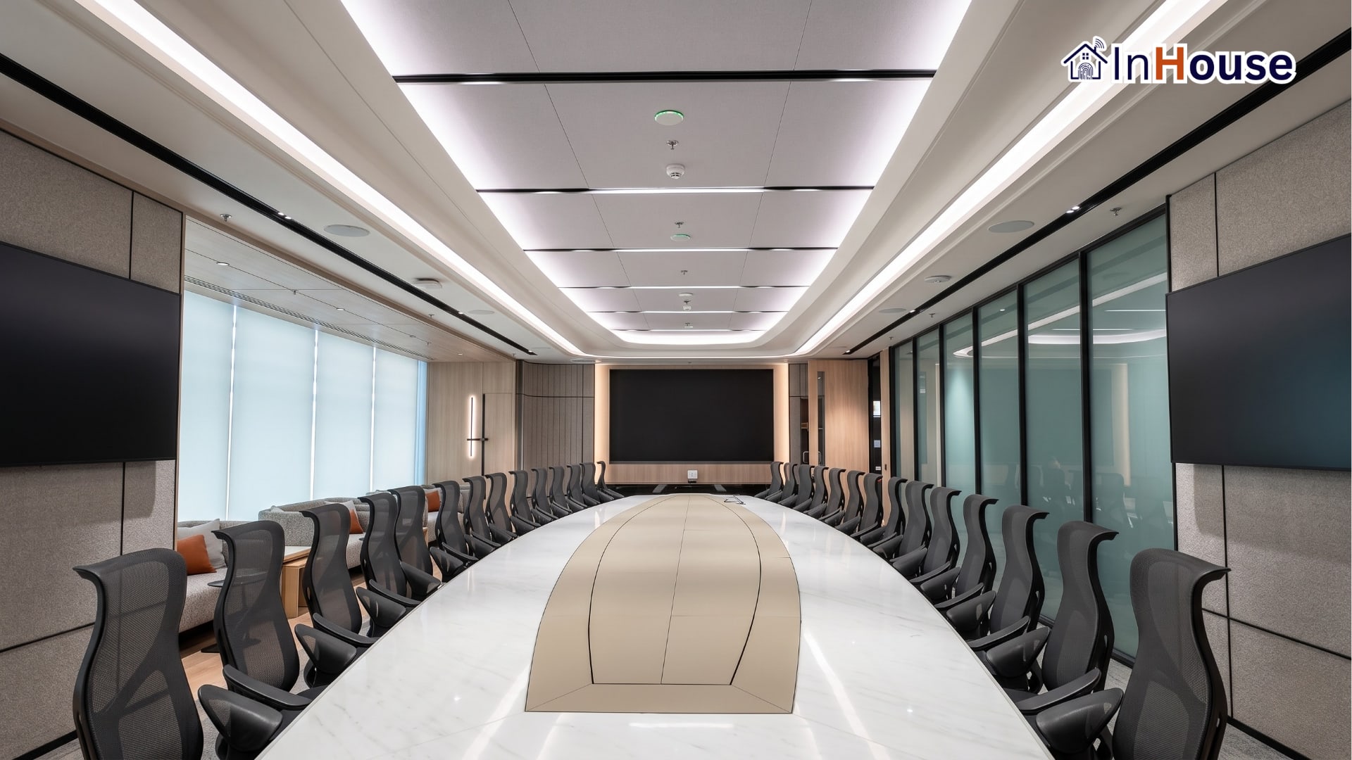 EY Thailand – ฟิล์มไฟฟ้ากั้นห้องประชุมใหญ่ One Bangkok Tower 3