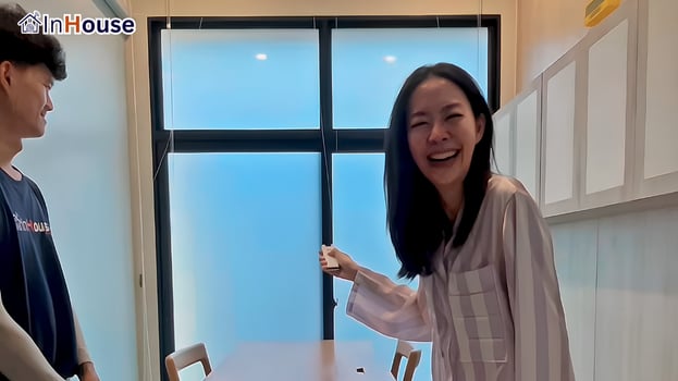 ส่งมอบงานติดตั้งเรียบร้อย ฟิล์มไฟฟ้า ลูกค้าพอใจฟิล์มไฟฟ้า InHouse หลังติดตั้ง — Fill Good Group – ฟิล์มไฟฟ้า ห้อง CEO