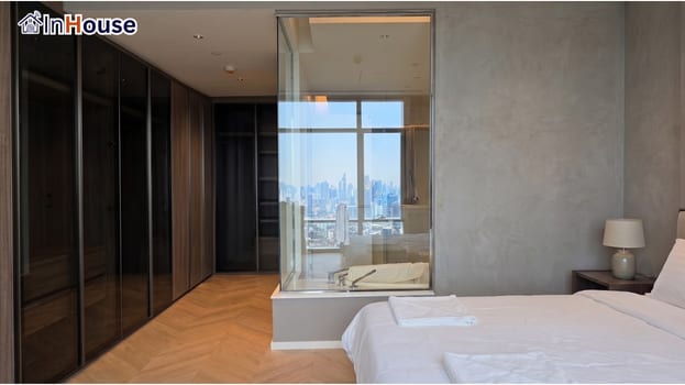 Sexy Bathroom ฟิล์มไฟฟ้า สลับโหมดโชว์ดีไซน์หรือมองวิวได้ตามใจ — Four Seasons Private Residences – Smart Sexy Bathroom