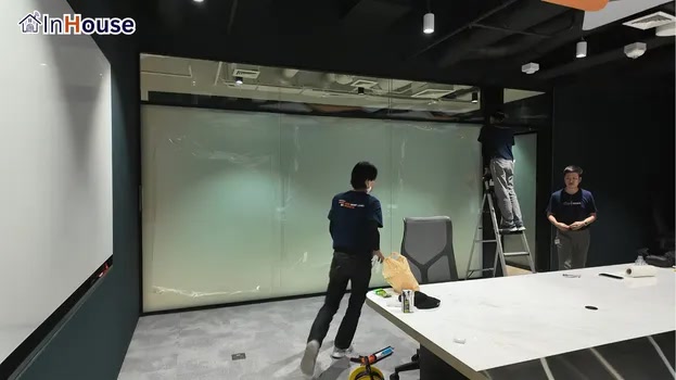ติดตั้งฟิล์มอัจฉริยะ ฟิล์มไฟฟ้า เพื่อแก้ปัญหาการปิดกั้นสายตา — FWD Thailand – Smart Office ห้องประชุมประกันยุคดิจิทัล