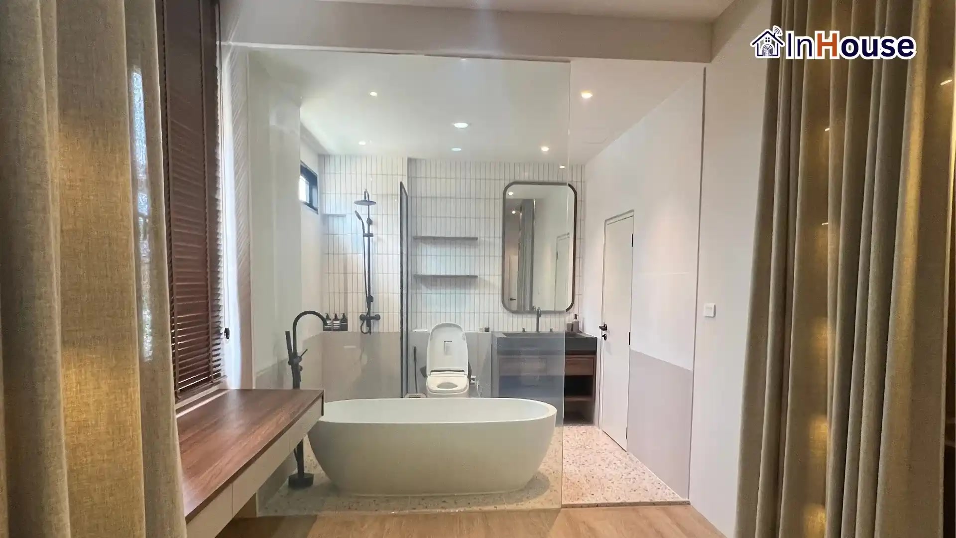 Golden Prive – Smart Sexy Bathroom