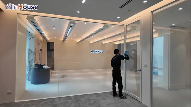โหมดใส ความใสระดับ Premium ฟิล์มไฟฟ้า ให้ความใสที่ใกล้เคียงกระจกปกติ — GUNKUL – Boardroom องค์กรพลังงานยุค ESG