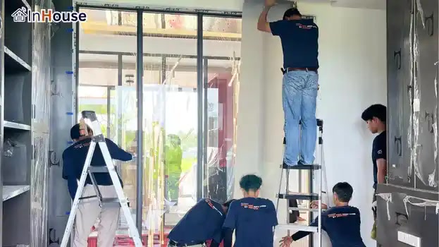 เพิ่มความ Luxury ด้วย Smart Film ฟิล์มไฟฟ้า เป็นส่วนตัวโดยไม่ทำลายดีไซน์หลัก — Harmony Hills – Luxury Villa