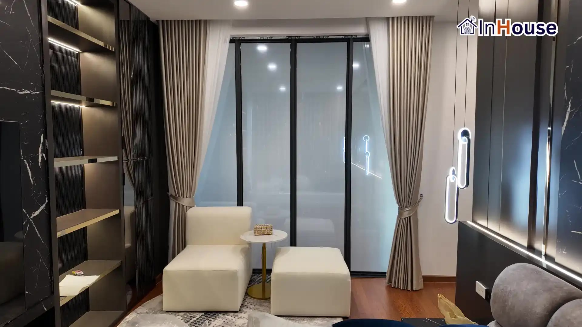 ผลงานติดตั้งฟิล์มไฟฟ้า Harmony Hills – Luxury Villa โดย InHouse Technology