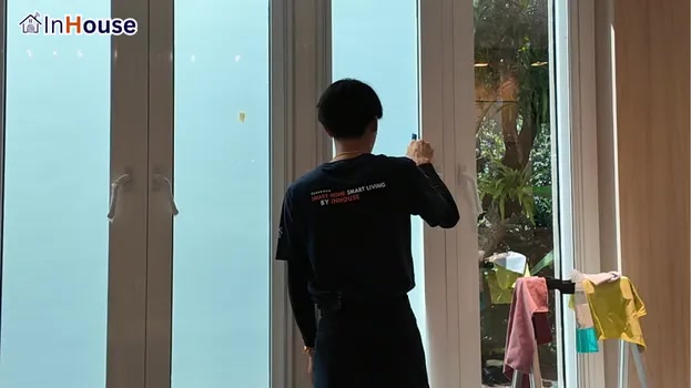 ขาดความเป็นส่วนตัวก่อนติดตั้ง ฟิล์มไฟฟ้า มองเห็นด้านในได้ง่ายจากภายนอก — คุณแอน (Noble Geo Rama5) – บ้านปลอดฝุ่นและกลิ่นสะสม