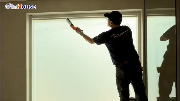 Privacy that's hygienic — smart film — no plastic blinds that get dirty easily — Khun Cap (Ramkhamhaeng) – Smart Bathroom
