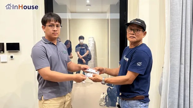 家具をいつも新品のように保つ 調光フィルム IR・UV から内装を守る — フォンさま(Noble Aqua)——家具を守りプライバシーを高める