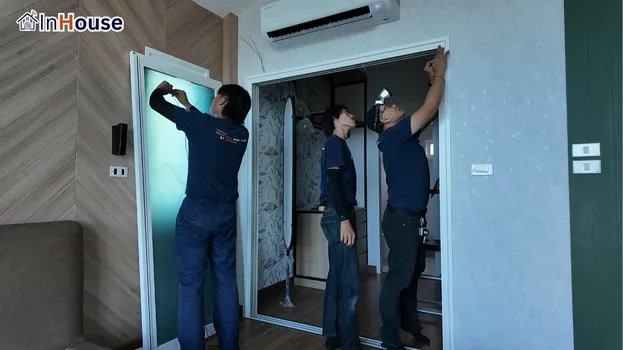 ติดตั้งฟิล์มไฟฟ้าด้วยทีมช่าง InHouse ฟิล์มไฟฟ้า เพิ่มความเป็นส่วนตัวด้วยฟิล์มไฟฟ้า — คุณกิม (Supalai Grand Ville) – ประตูบานเลื่อนเพื่อความเป็นส่วนตัว