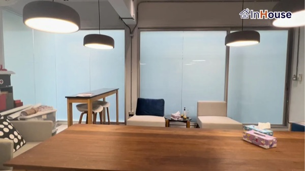คุณจู – Smart Office Privacy Meeting Room ติดตั้งฟิล์มไฟฟ้า โดย InHouse Technology