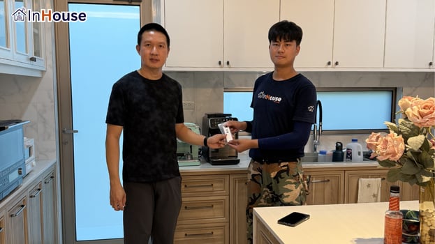 ส่งมอบรีโมทห้องครัว ฟิล์มไฟฟ้า พร้อมใช้งานทันที — คุณก้อง – บ้านแพร่ ห้องครัว + ห้องทำงาน Smart Film 2 โซน