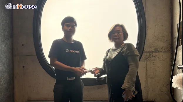 ส่งมอบงานคุณภาพหลัง QC 100% ฟิล์มไฟฟ้า ใช้งานสะดวก ควบคุมง่ายด้วยรีโมท — คุณโน้ต – ห้องน้ำกระจกทรงกลมบานหมุน
