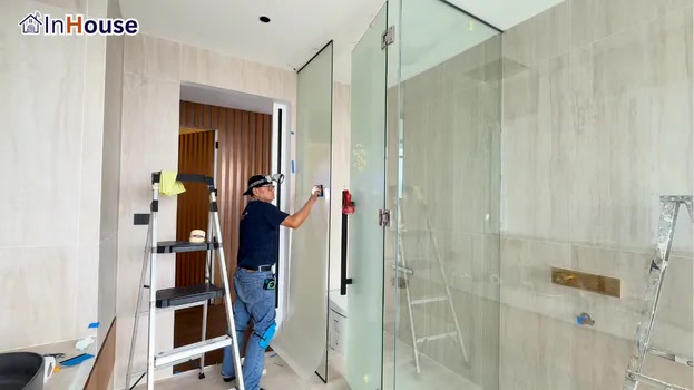 Luxury lacking privacy smart film Clear glass leaves the bathroom without privacy when in use — Khun Pink — The Waterford Park Condo Bathroom