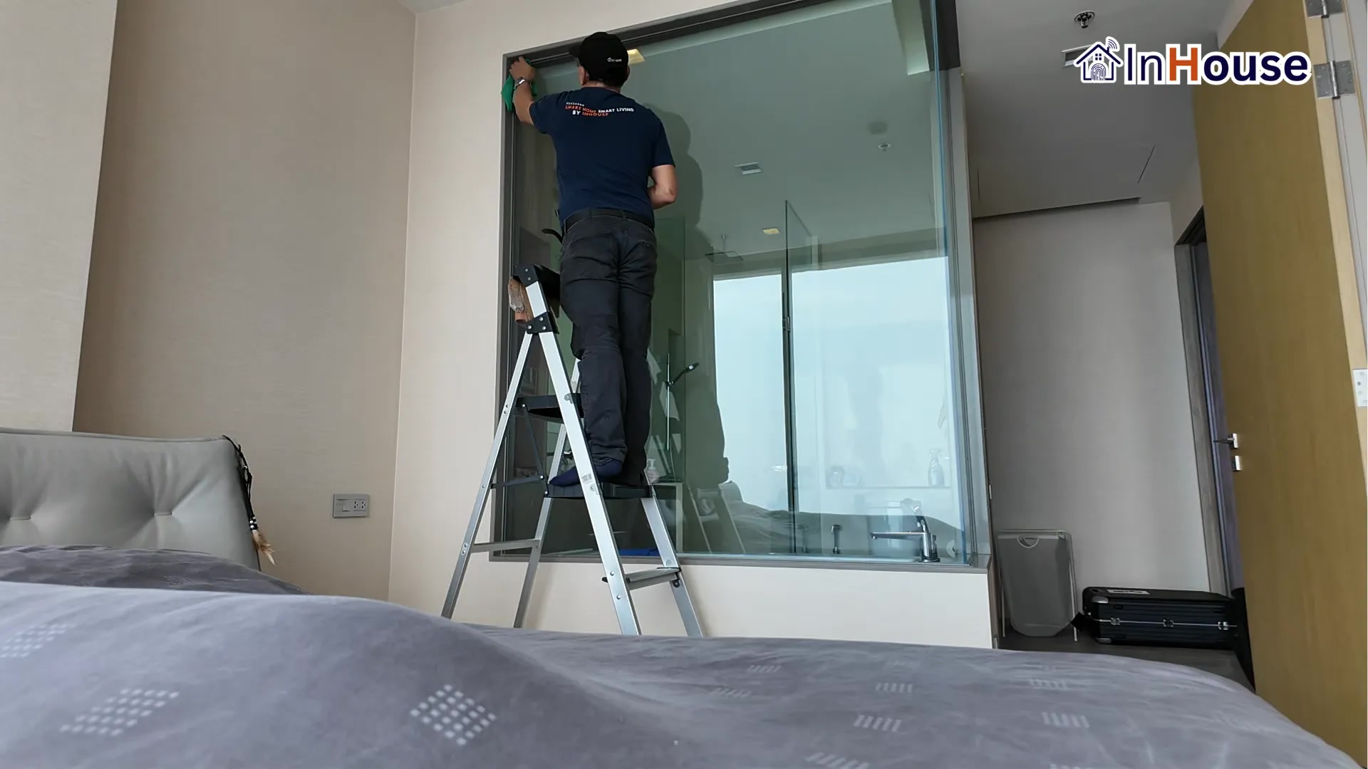ผลงานติดตั้งฟิล์มไฟฟ้า คุณไพศาล (Rhythm Phahon-Ari) – อัปเกรดห้องน้ำ Sexy Bathroom โดย InHouse Technology