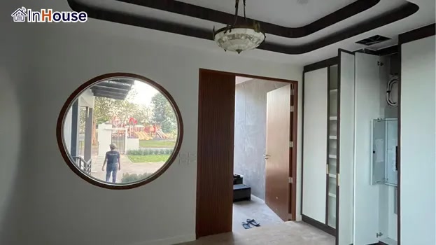 Smart Home Solution ฟิล์มไฟฟ้า ยกระดับความหรูให้บ้านพักตากอากาศ — เขาใหญ่ Luxury Villa – มิติใหม่ของกระจกกลมปรับแสงไฟฟ้า