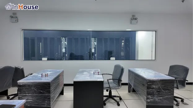 ความสะดวกในการตรวจสอบ ฟิล์มไฟฟ้า เปิดโหมดใสเมื่อต้องการให้ผู้ใหญ่หรือผู้ตรวจสอบ — สตม. – ห้อง Data Center