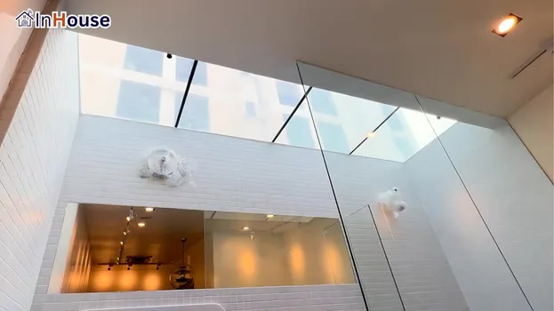 โหมดใส (Clear) ฟิล์มไฟฟ้า เปิดรับแสงธรรมชาติและชมวิวท้องฟ้า — คุณทัน – Private Bathroom Sky Light