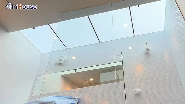 โหมดทึบ (Opaque) ฟิล์มไฟฟ้า ปกปิดความเป็นส่วนตัวและลดอุณหภูมิ — คุณทัน – Private Bathroom Sky Light