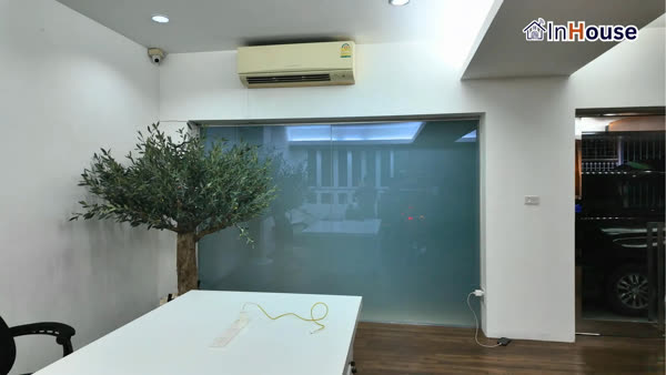 Vas Innovative – ฟิล์มไฟฟ้าห้องทำงานปรับบรรยากาศโปร่งและทึบดั่งใจ ติดตั้งฟิล์มไฟฟ้า โดย InHouse Technology