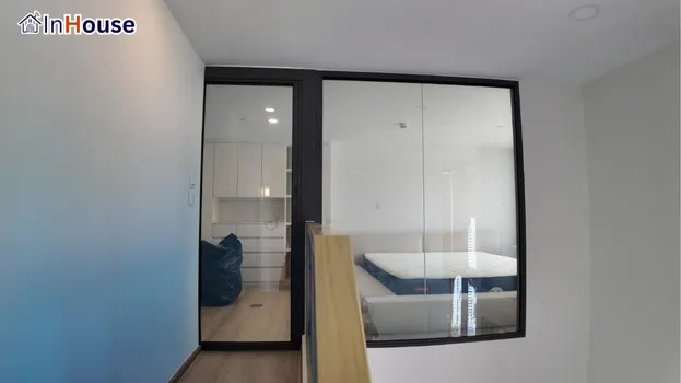 Showing off the room design smart film Switch clear to reveal the bedroom's design — Khun You — Life Rama 4 Condo Bedroom