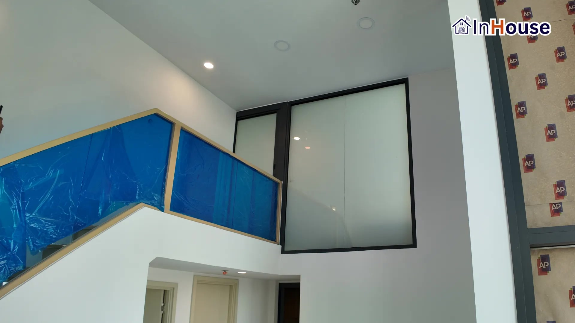 ผลงานติดตั้งSmart Film Khun You — Life Rama 4 Condo Bedroom โดย InHouse Technology