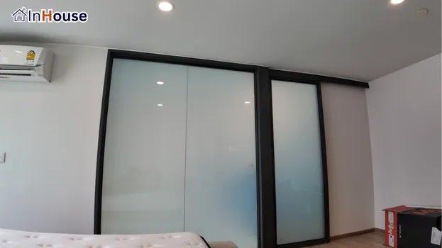 Two-way privacy smart film Cutting distractions from both outside and inside — Khun You — Life Rama 4 Condo Bedroom