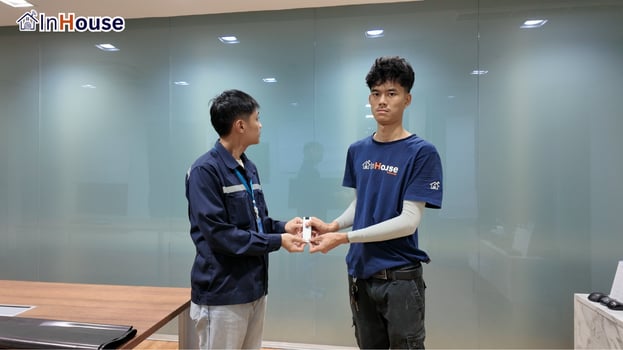 ส่งมอบงานติดตั้งเรียบร้อย ฟิล์มไฟฟ้า InHouse ส่งมอบงานให้ทีมธนาคารกรุงไทย — ธนาคารกรุงไทย – ฟิล์มไฟฟ้า ห้องผู้บริหาร สำนักงานใหญ่