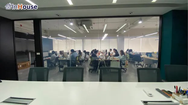 โหมดใสห้องดูไม่ทึบตัน ฟิล์มไฟฟ้า บรรยากาศการทำงานดูโปร่งและเห็นพื้นที่โดยรอบได้ชัดเจน — Logistics Asia – จัดการความเป็นส่วนตัวห้องประชุมแบบประหยัดงบ