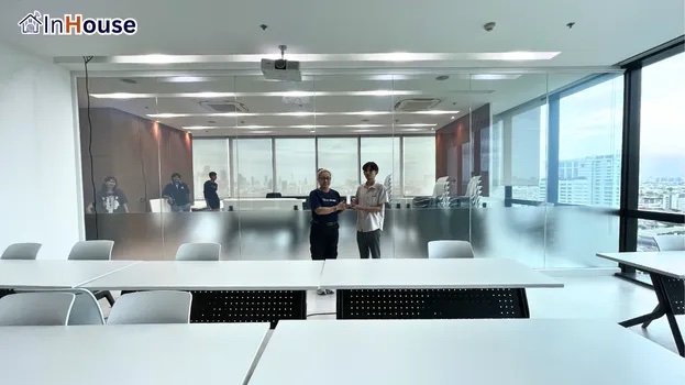 ควบคุมความสมาร์ทได้ในคลิกเดียว ฟิล์มไฟฟ้า สลับโหมดใส-ทึบได้ง่ายแค่ปลายนิ้วผ่านรีโมท — กระทรวงการคลัง – ฟิล์มไฟฟ้าห้องประชุมบอกลาม่านอัปเกรดลุคองค์กร