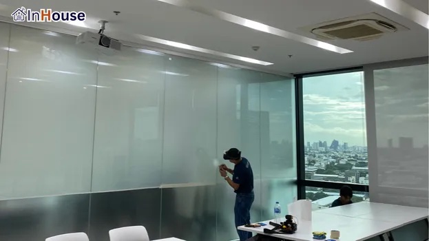 เพิ่มความทันสมัยให้ดูดีขึ้น 100% ฟิล์มไฟฟ้า ยกระดับห้องประชุมให้ดูมืออาชีพและพรีเมียม — กระทรวงการคลัง – ฟิล์มไฟฟ้าห้องประชุมบอกลาม่านอัปเกรดลุคองค์กร