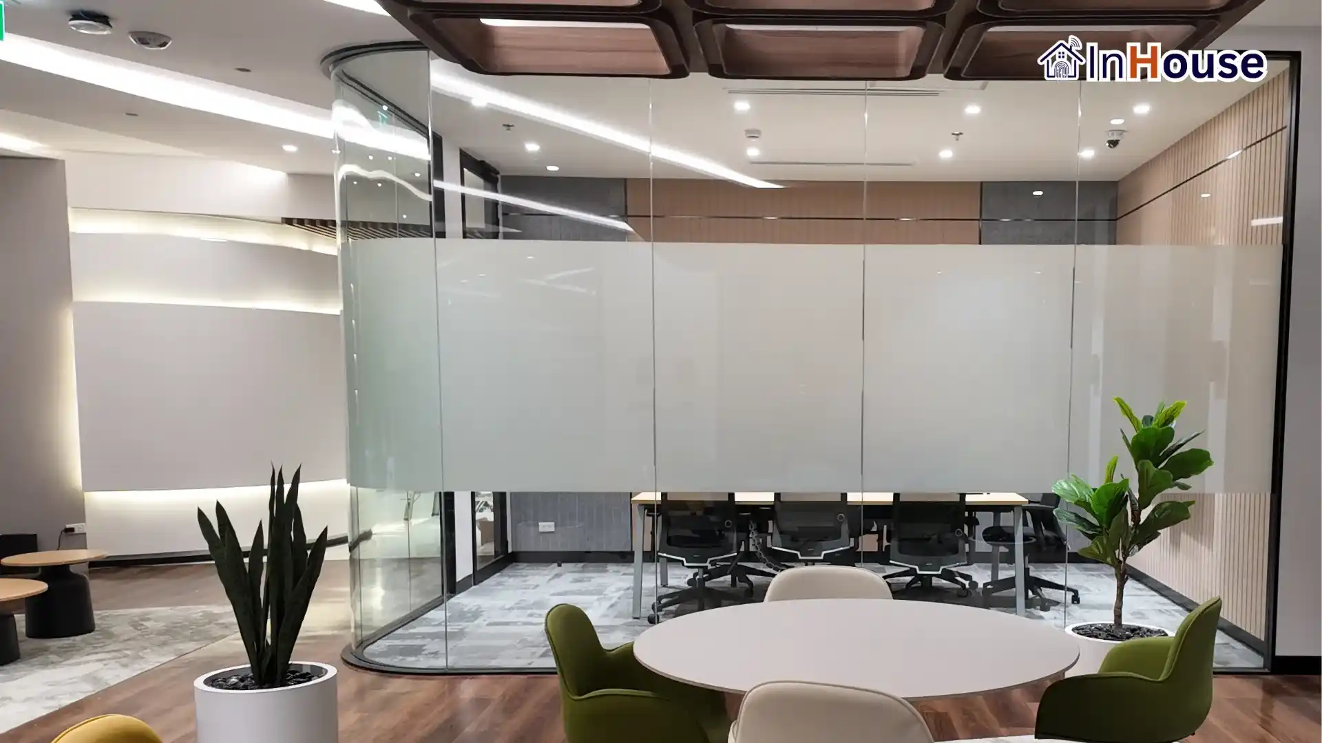 ผลงานติดตั้งฟิล์มไฟฟ้า Smart Film · Nagase Thailand – Cost-Effective Meeting Rooms · โดย InHouse