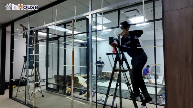 ภาพลักษณ์องค์กรดูธรรมดา ฟิล์มไฟฟ้า ไม่มีลูกเล่นทางเทคโนโลยี — Nexter Living – OCC Smart Office Glass