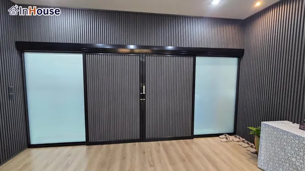 เพิ่มความเป็นส่วนตัวให้ห้องประชุมทันที ฟิล์มไฟฟ้า ฟิล์มเปลี่ยนเป็นสีขาวขุ่นบดบังสายตา 100% — นิฮง เซกิ ไทย – ประตูบานเลื่อน