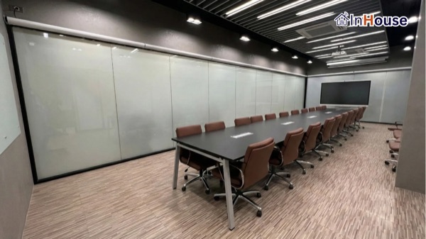 ศูนย์ราชการ นนทบุรี – Smart Control Room Privacy ติดตั้งฟิล์มไฟฟ้า โดย InHouse Technology