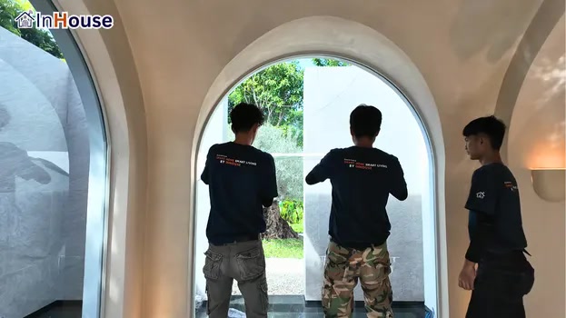 เตรียมความพร้อมหน้างานอย่างละเอียด ฟิล์มไฟฟ้า เพื่อให้งานติดตั้งออกมาสมบูรณ์ที่สุด — P-Residence – ยกระดับห้องสปาส่วนตัวด้วยฟิล์มไฟฟ้าบนกระจกทรงโค้ง