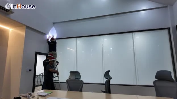 ทดสอบโหมดทึบในห้องประชุม ฟิล์มไฟฟ้า คุม Privacy ระดับองค์กร — Persec – ห้องประชุมสำนักงานใหญ่ ชลบุรี Smart Privacy Modern Office