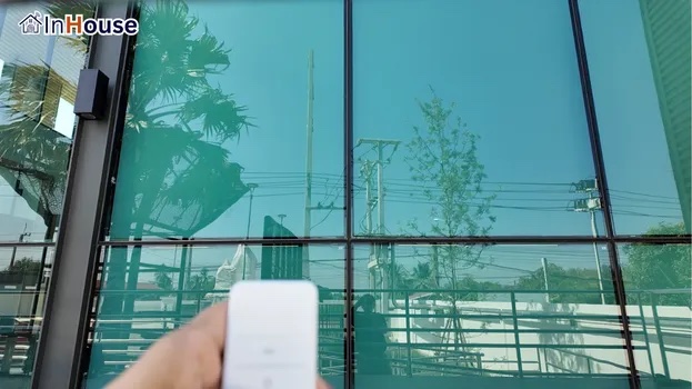 ปกป้องสายตาจากภายนอกได้มิดชิด ฟิล์มไฟฟ้า สลับเป็นโหมดทึบเพื่อความเป็นส่วนตัวสูงสุดในเสี้ยววินาที — Rich Infinity – ทนร้อน ป้องกันแดดโซนหน้าอาคาร