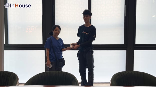ส่งมอบงาน ฟิล์มไฟฟ้า ส่งมอบงานให้ทีมงานลูกค้า — Sirathana Engineering – ฟิล์มไฟฟ้า ห้องจัดเลี้ยง