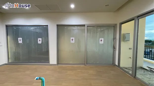รักษาความสะอาดได้ง่าย ฟิล์มไฟฟ้า หมดกังวลเรื่องฝุ่นและเชื้อโรคสะสม — SIACG – ศูนย์ฟื้นฟูผู้ป่วยสูงอายุหลังการรักษา