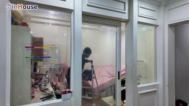 ไอเทมสุขภาพที่ห้องนอนยุคใหม่ต้องมี ฟิล์มไฟฟ้า ยกระดับห้องนอนให้ดีต่อคนภูมิแพ้ — คุณซัน – ฟิล์มไฟฟ้าห้องนอนบอกลาฝุ่นสะสมเพื่อสุขภาพที่ดีกว่า