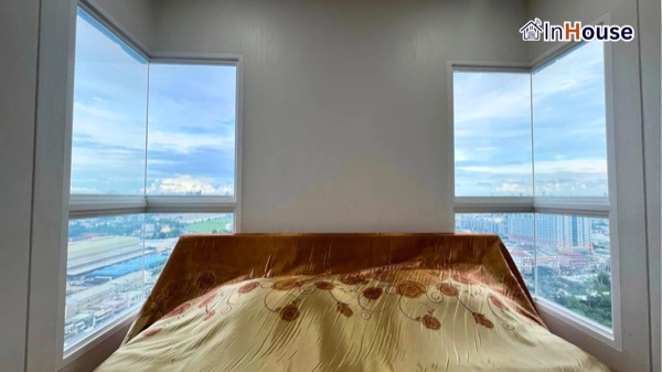 Supalai Veranda Sukhumvit 117 · 卧室里的调光玻璃创新 ติดตั้งฟิล์มไฟฟ้า โดย InHouse Technology