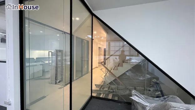 โหมดใส ฟิล์มไฟฟ้า คืนความโปร่งโล่งและมุมมองที่กว้างขวาง — SWD – Smart Office และระบบห้องประชุมอัจฉริยะสำหรับออฟฟิศยุคใหม่