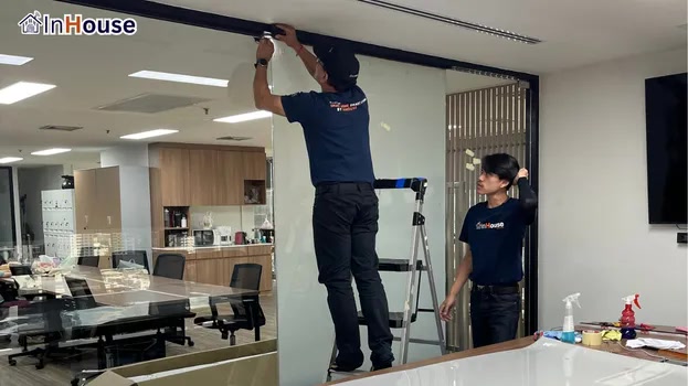 สร้างความเป็นส่วนตัวให้กับห้องประชุม ฟิล์มไฟฟ้า ยกระดับความเป็นส่วนตัวด้วยฟิล์มอัจฉริยะ — TMES – โซลูชันห้องประชุมยุคใหม่ด้วยฟิล์มไฟฟ้าปรับขุ่น-ใส